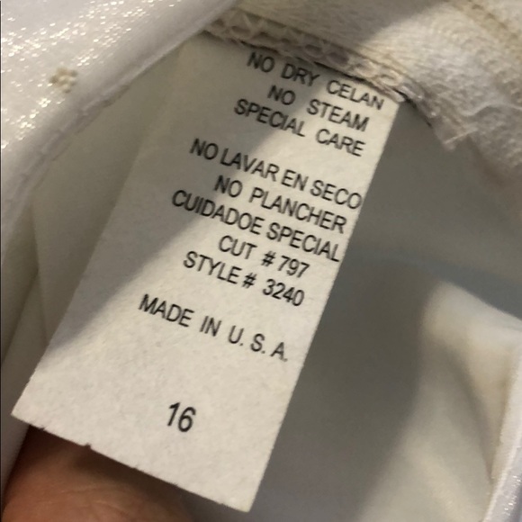 FLOWER GIRL/FORMAL EVENT DRESS - Picture 3 of 3